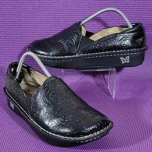 Stylish Black Embossed Slip-On Shoes New Inserts